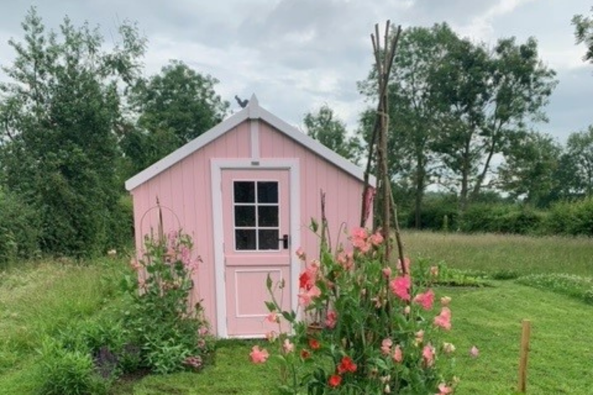 An Adorable She Shed in Pink